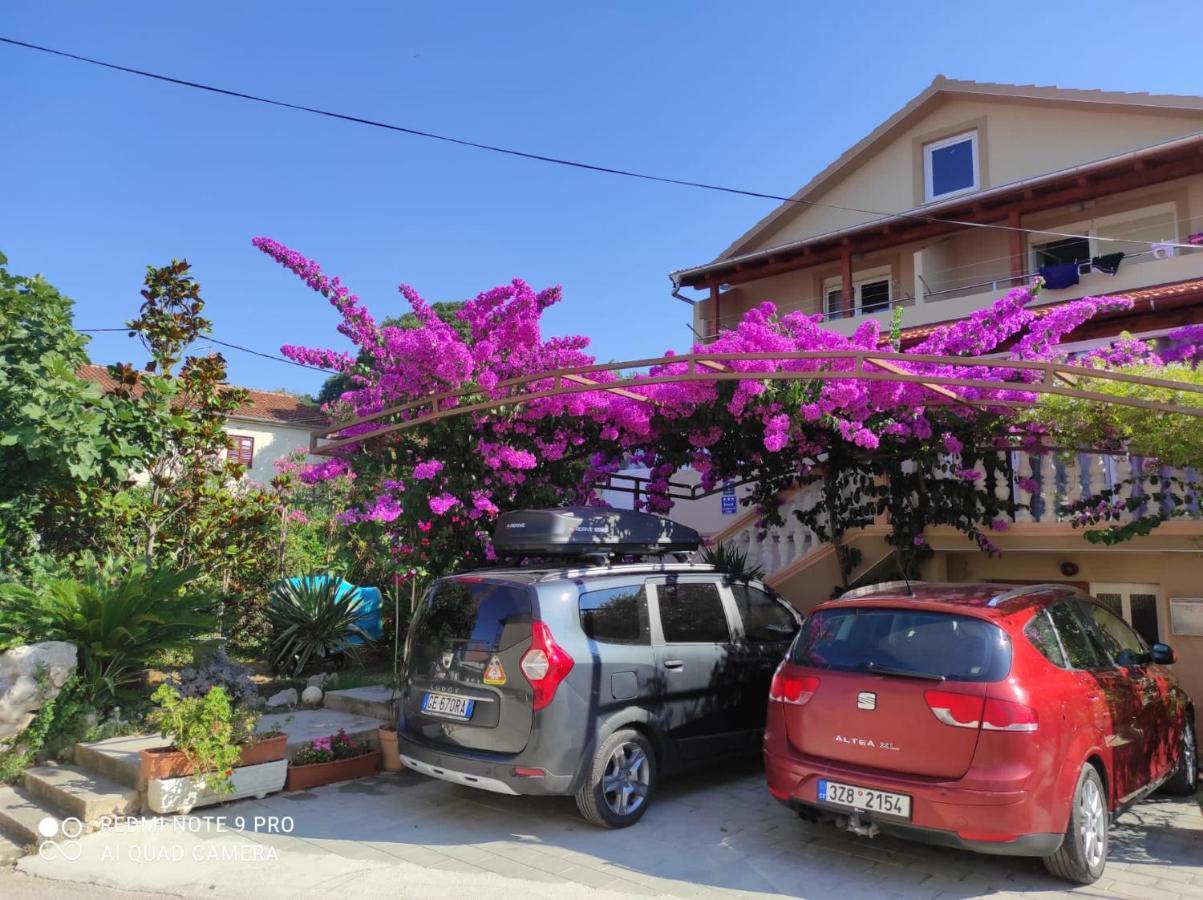 Apartments Iva Pakoštane Exteriér fotografie